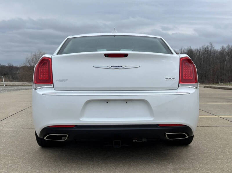 2020 Chrysler 300 Touring