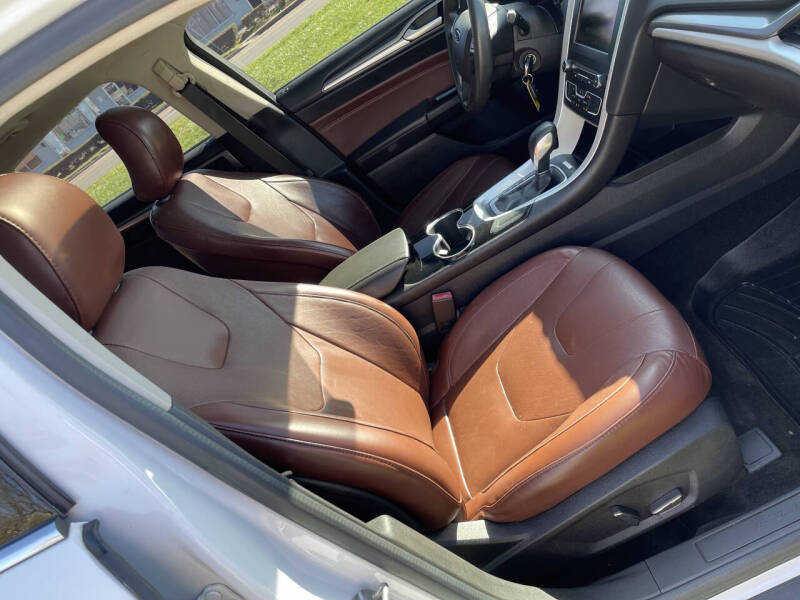 2016 Ford Fusion SE