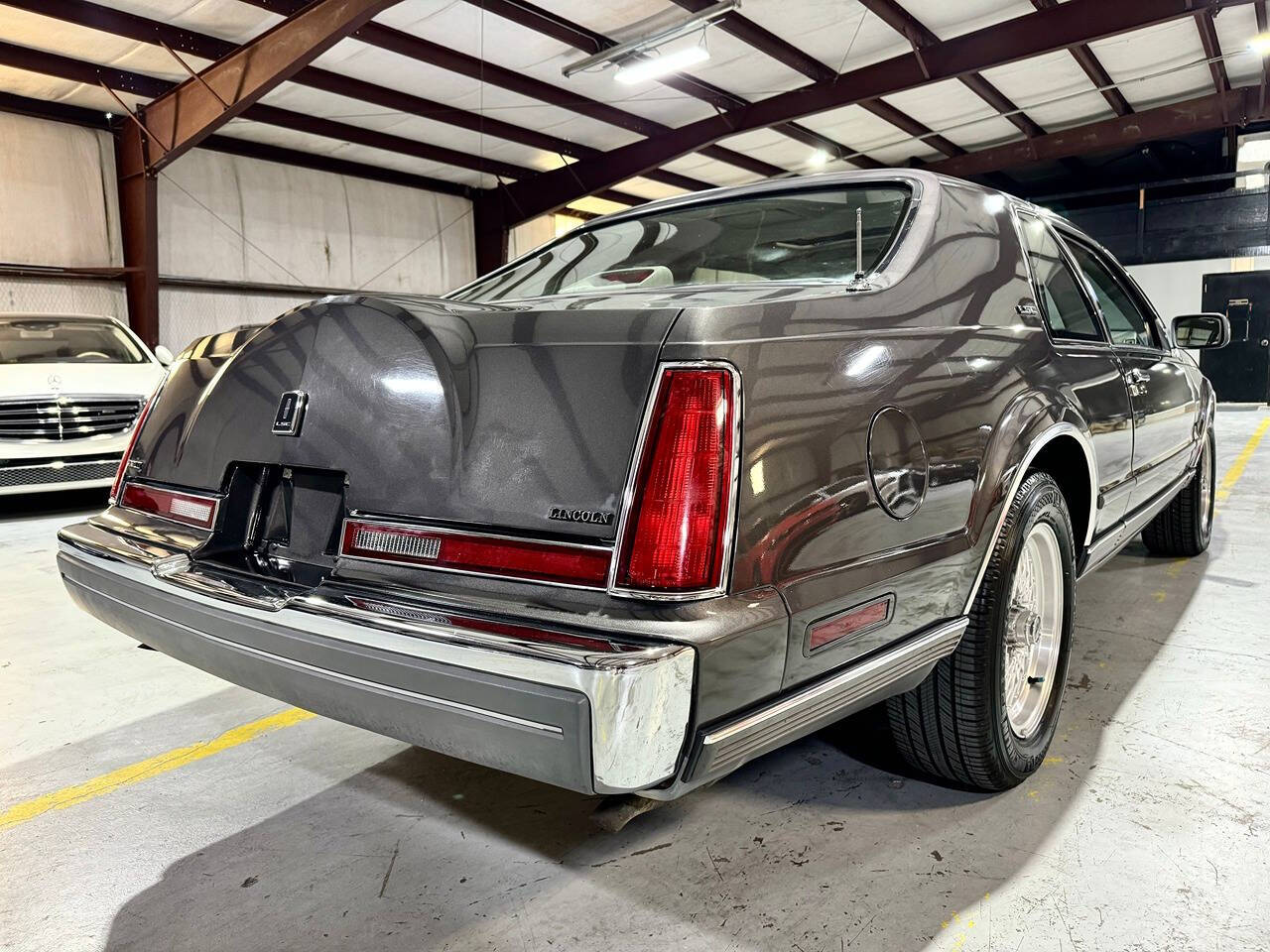 1992 Lincoln Mark VII for sale at Carnival Car Company in Victoria, TX