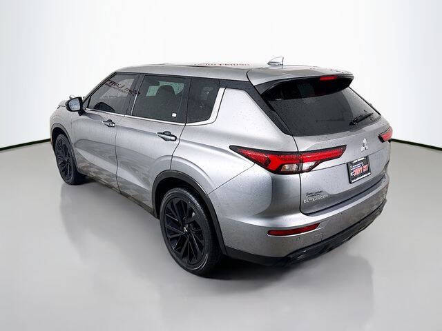 2022 Mitsubishi Outlander SE