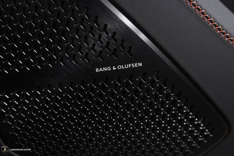 2025 Lamborghini Urus SE