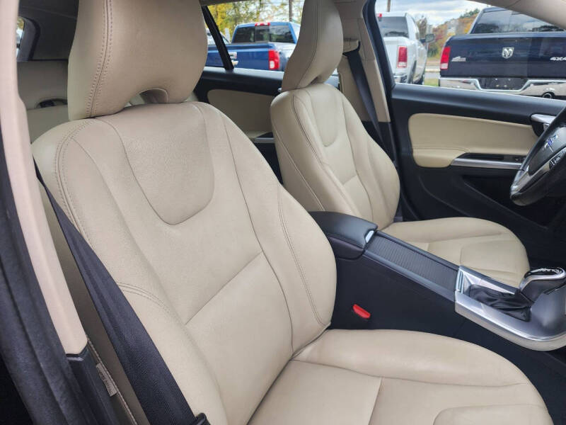 2017 Volvo V60 T5 Premier