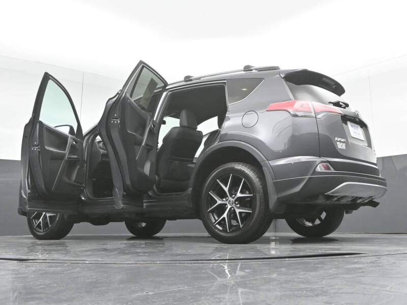 2017 Toyota RAV4 SE
