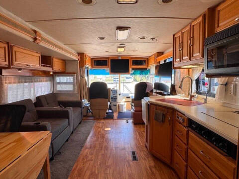 2004 Freightliner XC Chassis