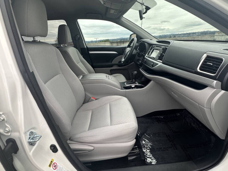 2014 Toyota Highlander LE