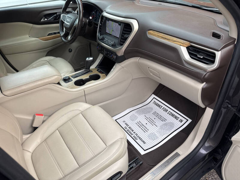 2017 GMC Acadia Denali