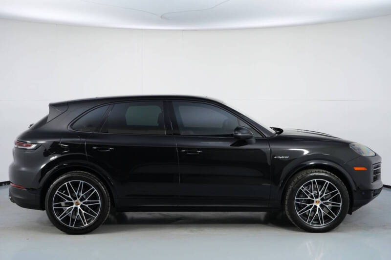 2024 Porsche Cayenne E-Hybrid