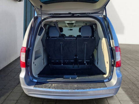 2015 Chrysler Town and Country Touring