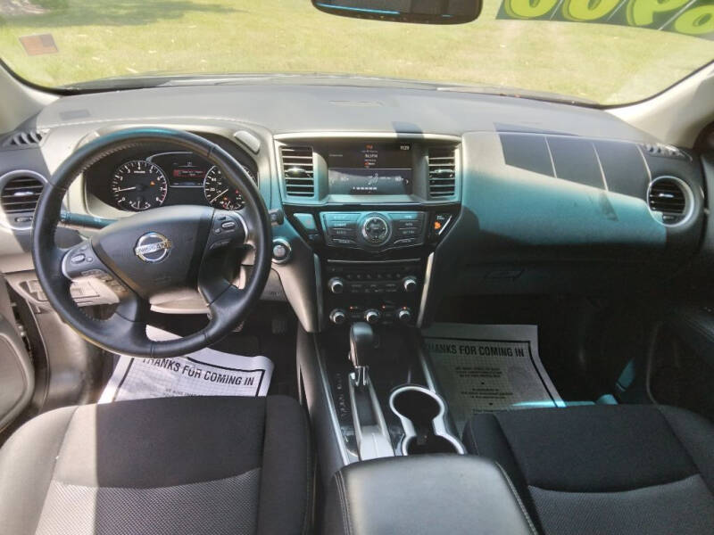 2019 Nissan Pathfinder S