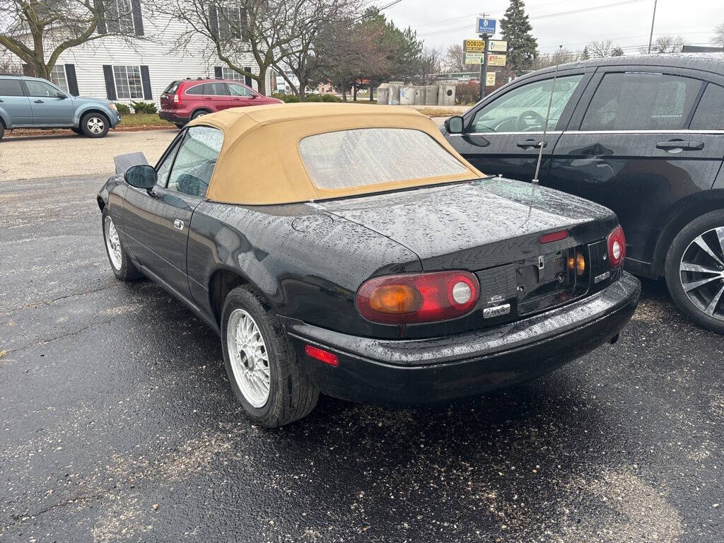 1992 Mazda MX-5 Miata for sale at DECKER AUTO SALES in Bay City, MI