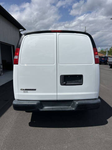 2021 Chevrolet Express 2500