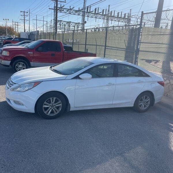 2013 Hyundai SONATA for sale at Green Light Auto in Bridgeton, NJ