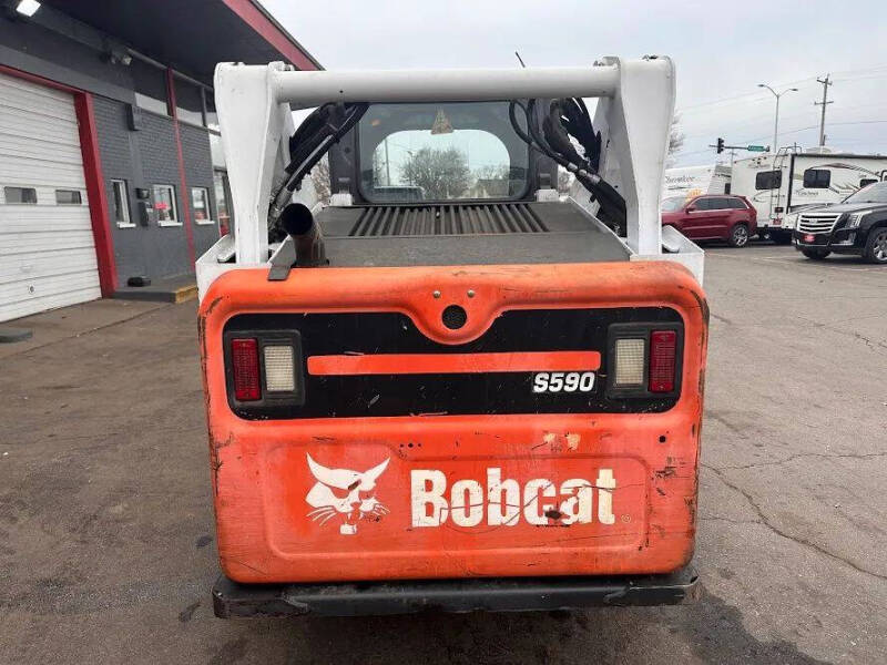 2014 Bobcat S590 TWO SPEED SKID STEER LOAD