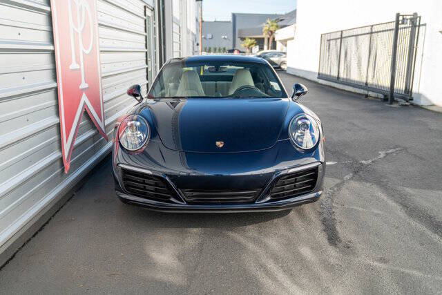 2018 Porsche 911 32