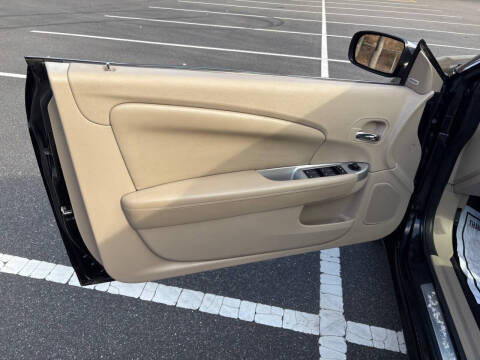 2012 Chrysler 200 Limited