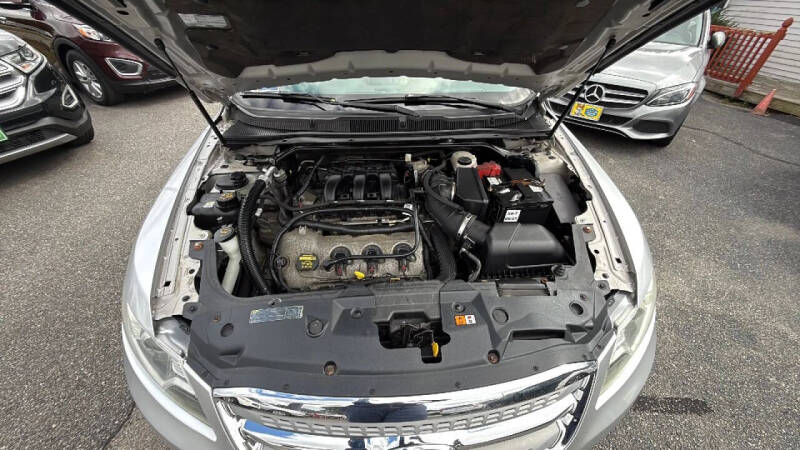 2011 Ford Taurus SEL