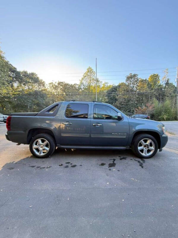 2012 Chevrolet Avalanche LS