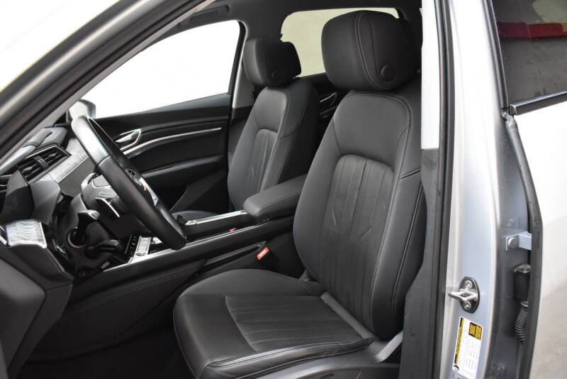 2021 Audi e-tron quattro Premium Plus