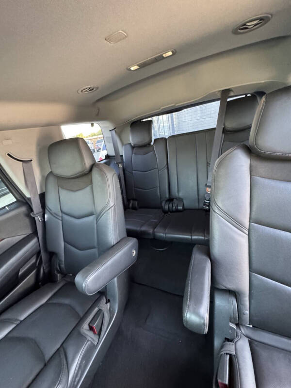 2016 Cadillac Escalade Luxury Collection