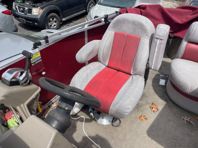 2011 Premier Marine Explorer 200