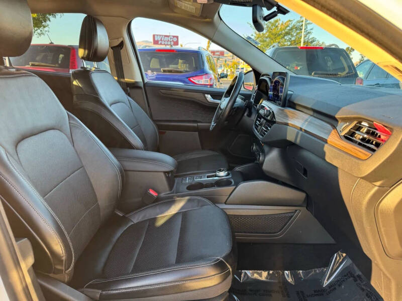 2020 Ford Escape Titanium