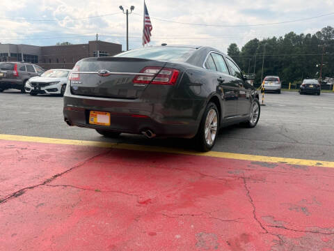 2017 Ford Taurus SE