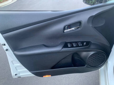 2020 Toyota Prius LE