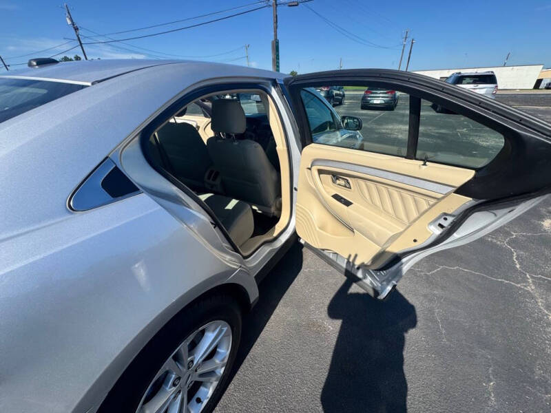 2018 Ford Taurus SE