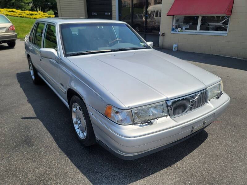 1997 Volvo S90 for sale at I-Deal Cars LLC in York PA