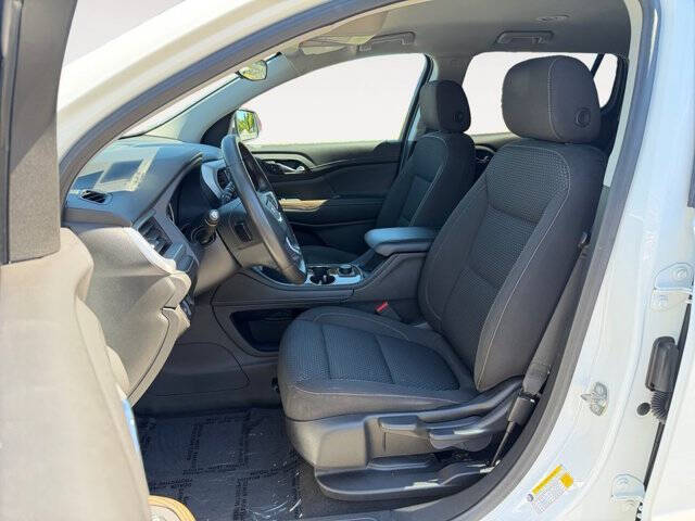 2022 GMC Acadia SLE