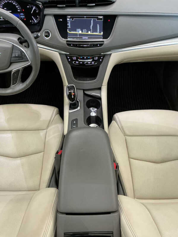 2018 Cadillac XT5 Premium Luxury