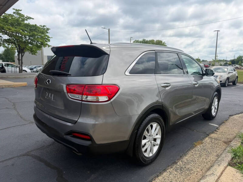 2017 Kia Sorento LX