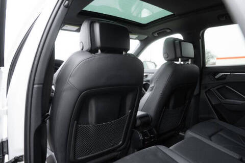 2022 Audi Q3 quattro S line Prem Plus 45 TFSI