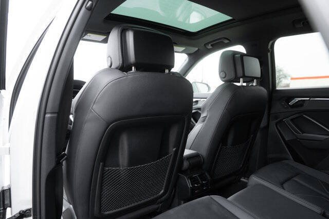 2022 Audi Q3 quattro S line Prem Plus 45 TFSI