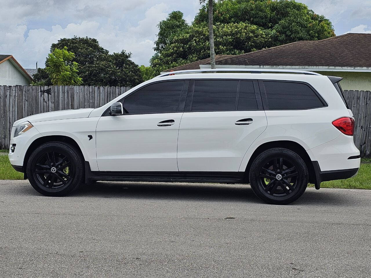 2015 MERCEDES-BENZ GL-Class SUV / Crossover - $13,845