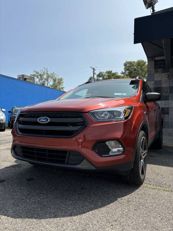 Used 2019 Ford Escape SEL with VIN 1FMCU9HD0KUC43473 for sale in Clinton Township, MI