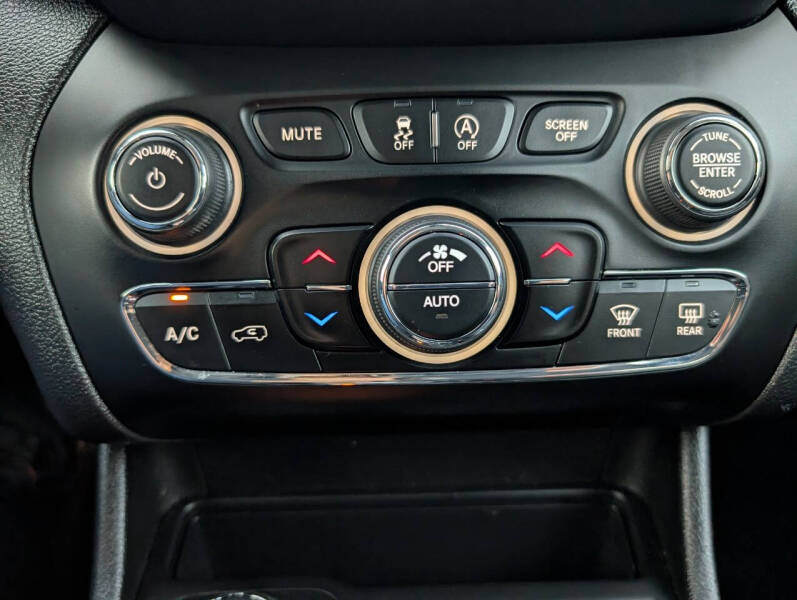 2022 Jeep Cherokee Latitude Lux