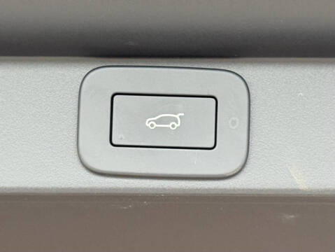 2025 Land Rover Range Rover P550e SE