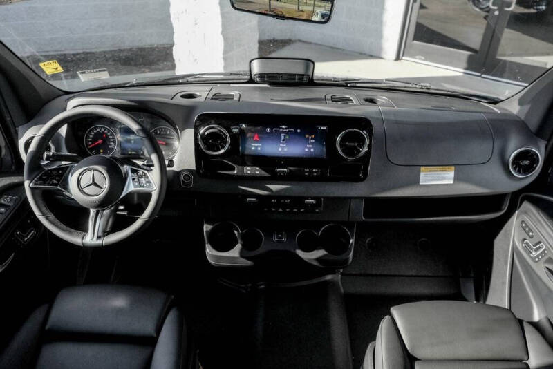 2025 Mercedes-Benz Sprinter