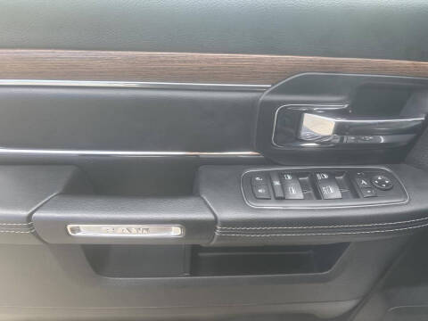 2017 RAM 1500 Laramie