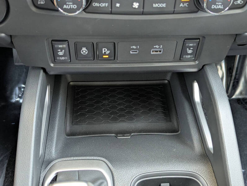 2025 Nissan Frontier SV