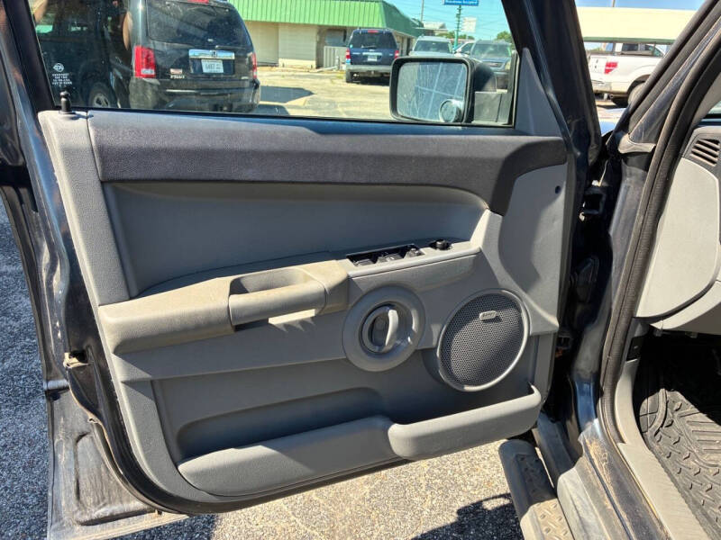 2007 Jeep Commander Sport
