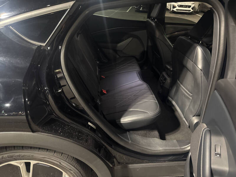 2022 Ford Mustang Mach-E Select