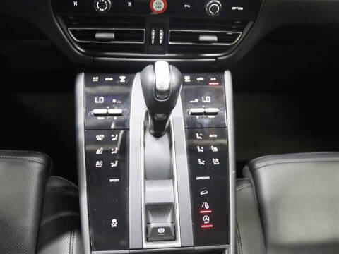2022 Porsche Macan