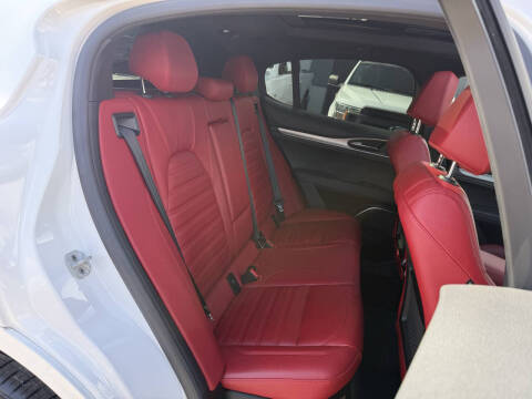 2022 Alfa Romeo Stelvio Veloce