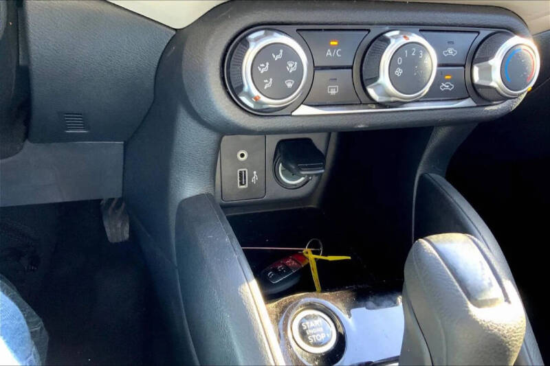 2022 Nissan Versa SV