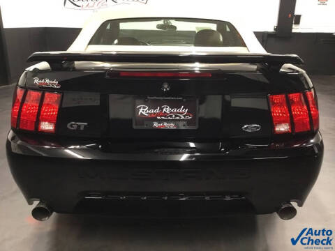 2004 Ford Mustang GT Deluxe