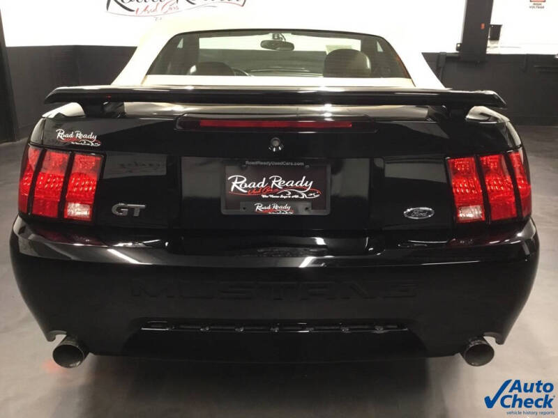 2004 Ford Mustang GT Deluxe