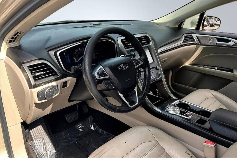 2017 Ford Fusion SE