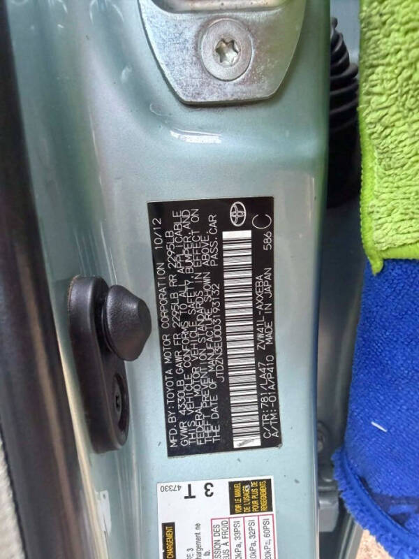 2013 Toyota Prius v Five